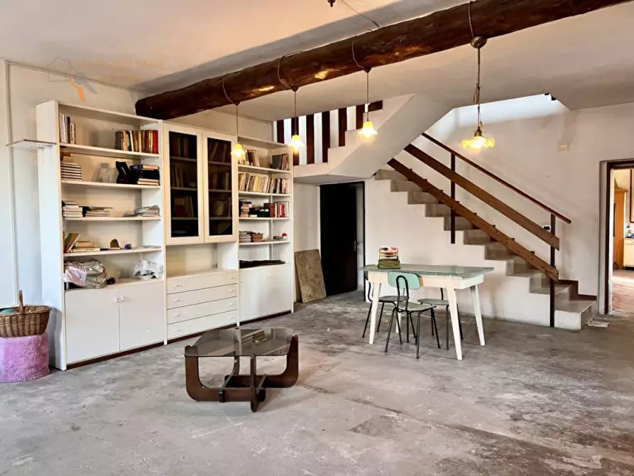 Immagine 2 di Rustico / casale in vendita  in via Canova a Sommacampagna