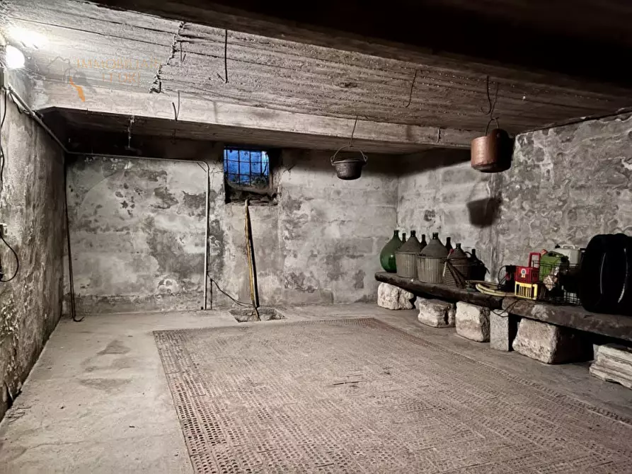 Immagine 11 di Rustico / casale in vendita  in via Canova a Sommacampagna