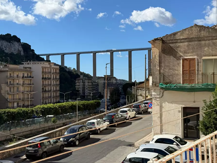 Immagine 32 di Appartamento in vendita  in Via Carlo Papa a Modica