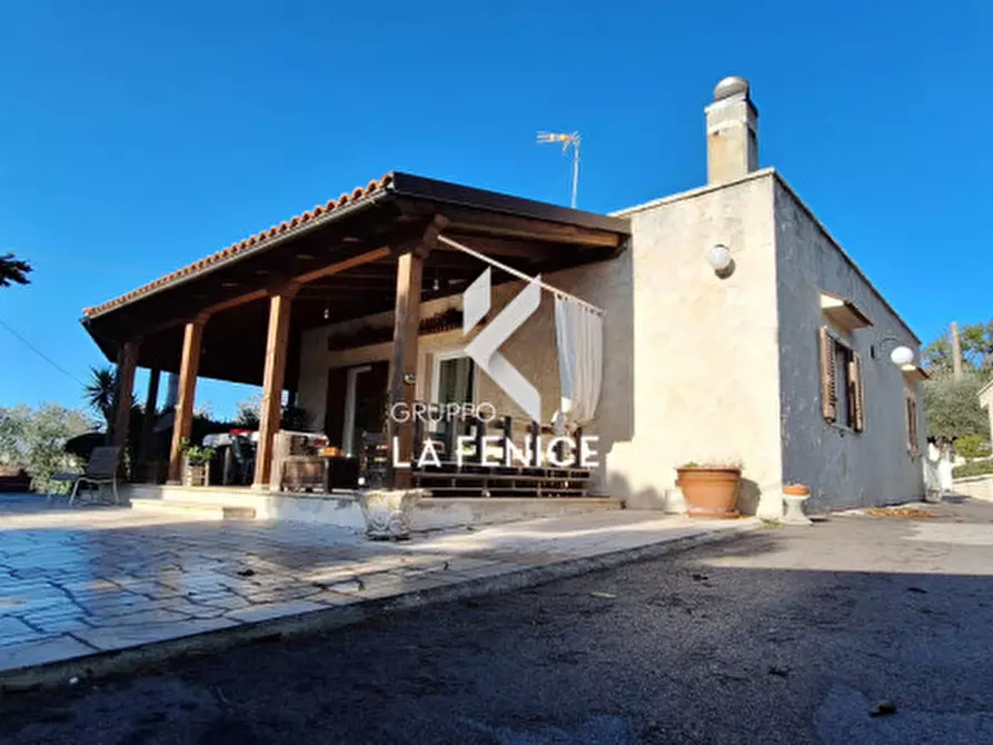 Immagine 2 di Villa in vendita  in contrada Laureto a Locorotondo