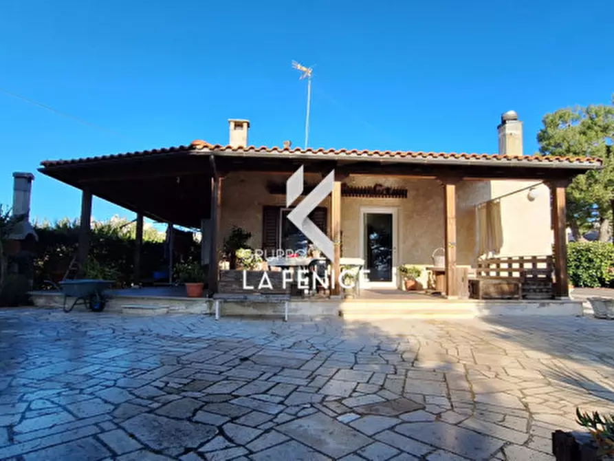 Immagine 5 di Villa in vendita  in contrada Laureto a Locorotondo