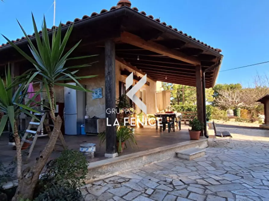 Immagine 6 di Villa in vendita  in contrada Laureto a Locorotondo