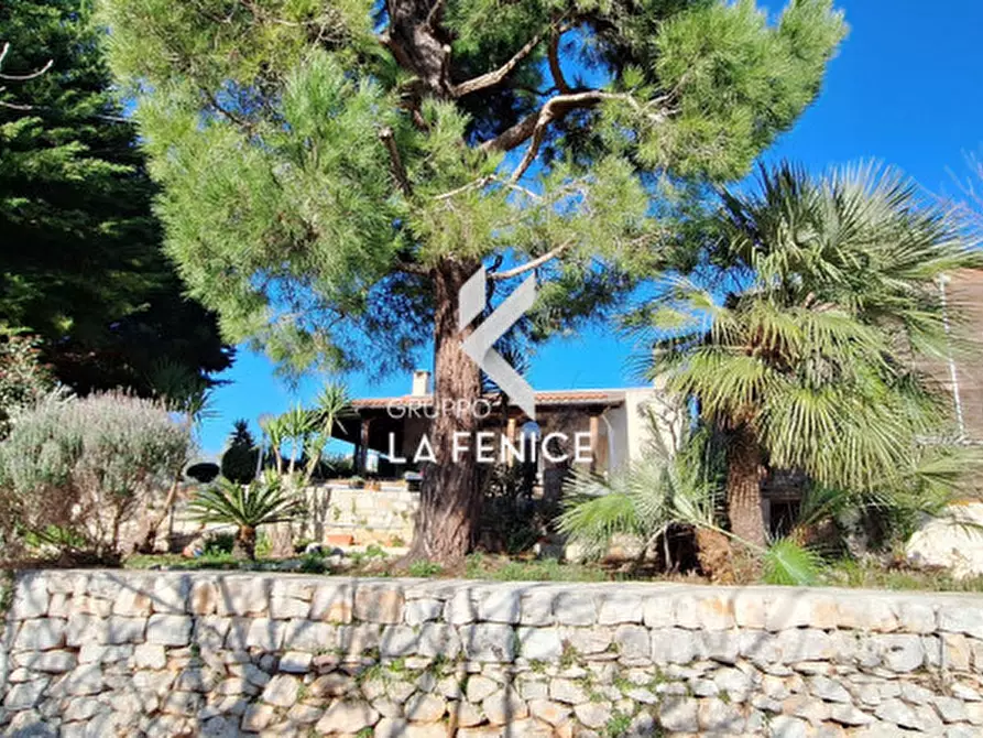 Immagine 21 di Villa in vendita  in contrada Laureto a Locorotondo