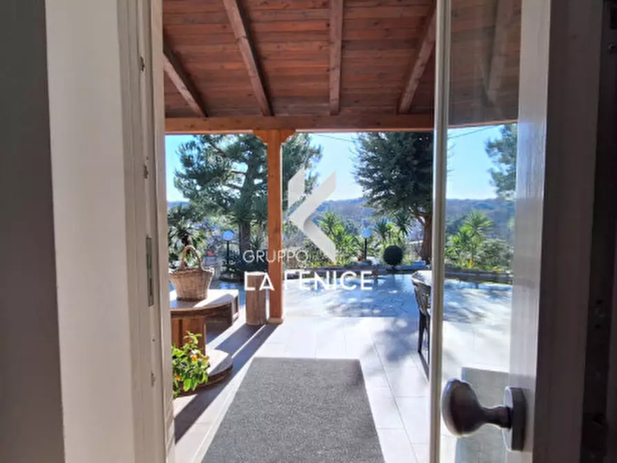 Immagine 25 di Villa in vendita  in contrada Laureto a Locorotondo