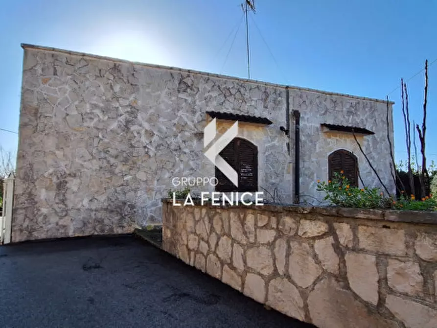 Immagine 28 di Villa in vendita  in contrada Laureto a Locorotondo