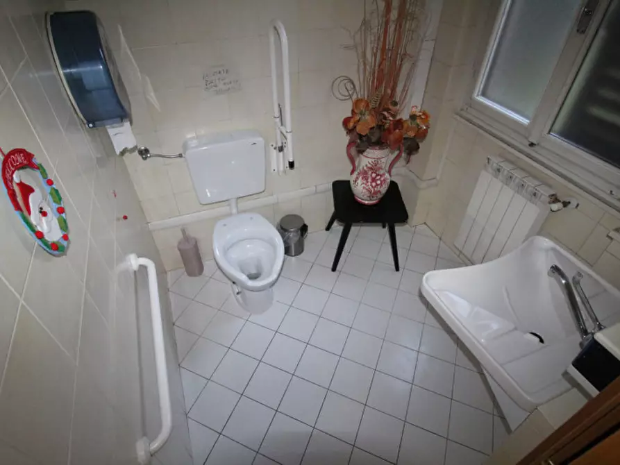 Immagine 5 di Attività commerciale in vendita  in Via Roma a San Giovanni Valdarno