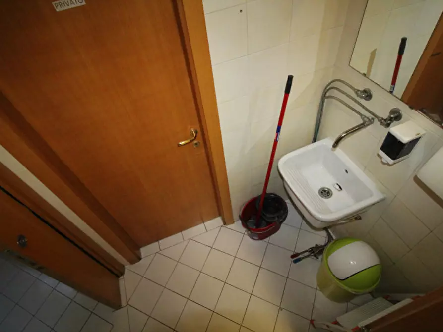 Immagine 6 di Attività commerciale in vendita  in Via Roma a San Giovanni Valdarno