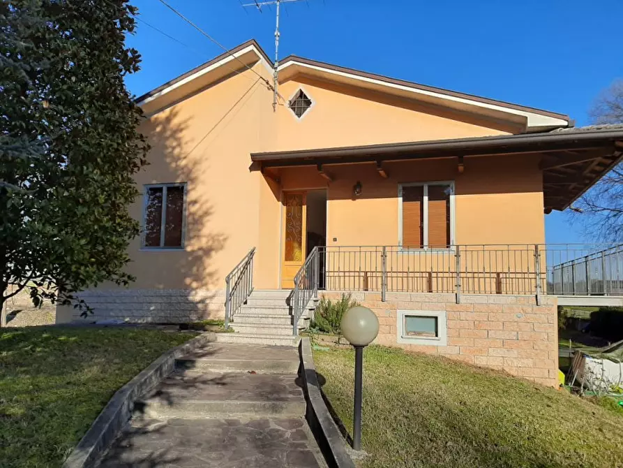 Immagine 2 di Appartamento in vendita  a Volta Mantovana