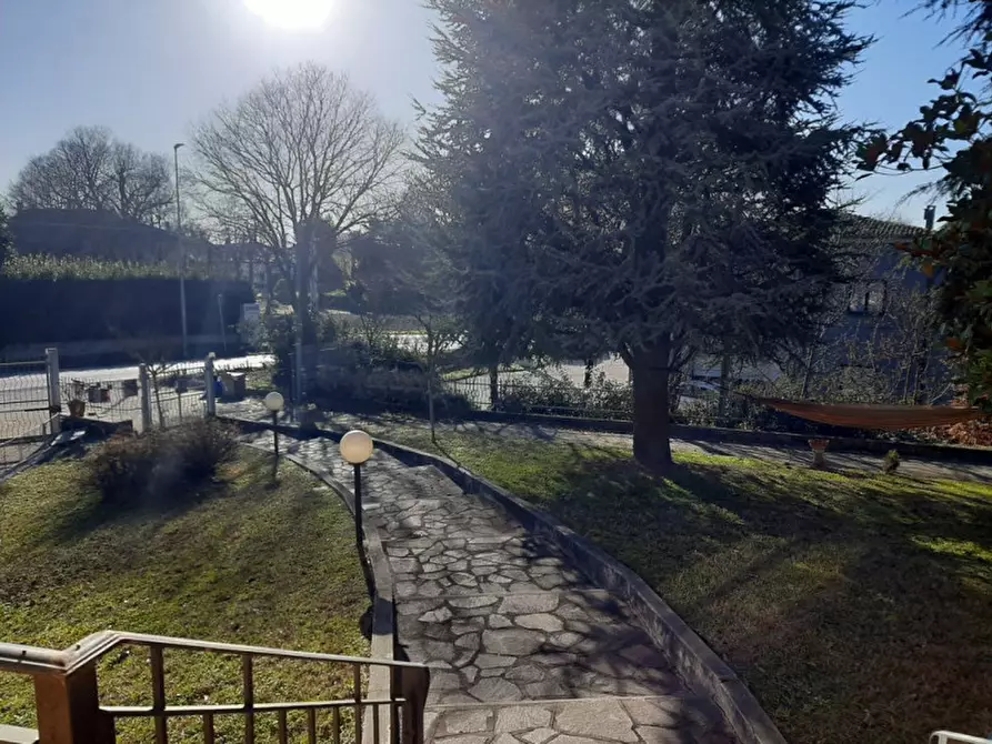 Immagine 4 di Appartamento in vendita  a Volta Mantovana