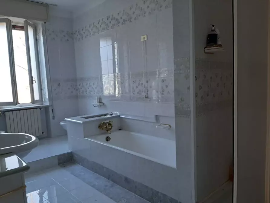 Immagine 18 di Appartamento in vendita  a Volta Mantovana