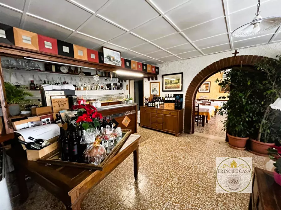 Immagine 21 di Attività commerciale in vendita  a Vescovana