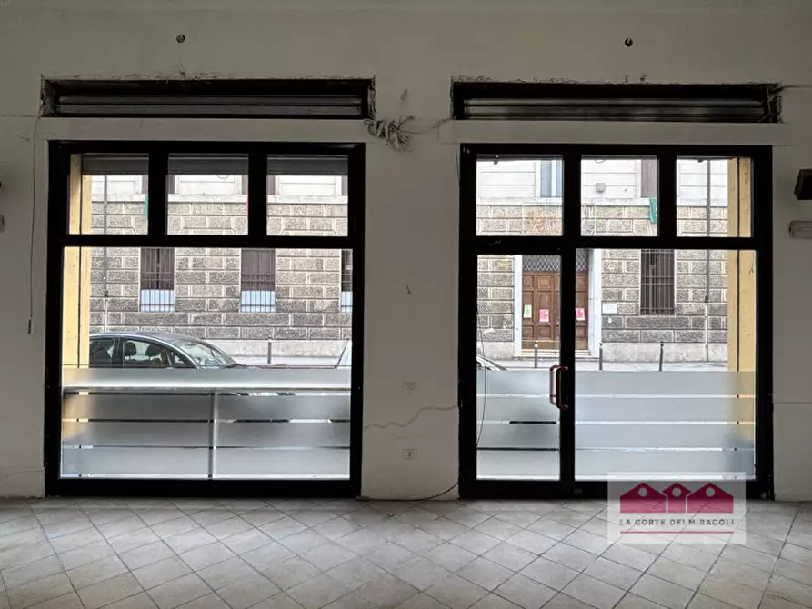 Immagine 1 di Attività commerciale in affitto  in via quattro novembre a Vicenza