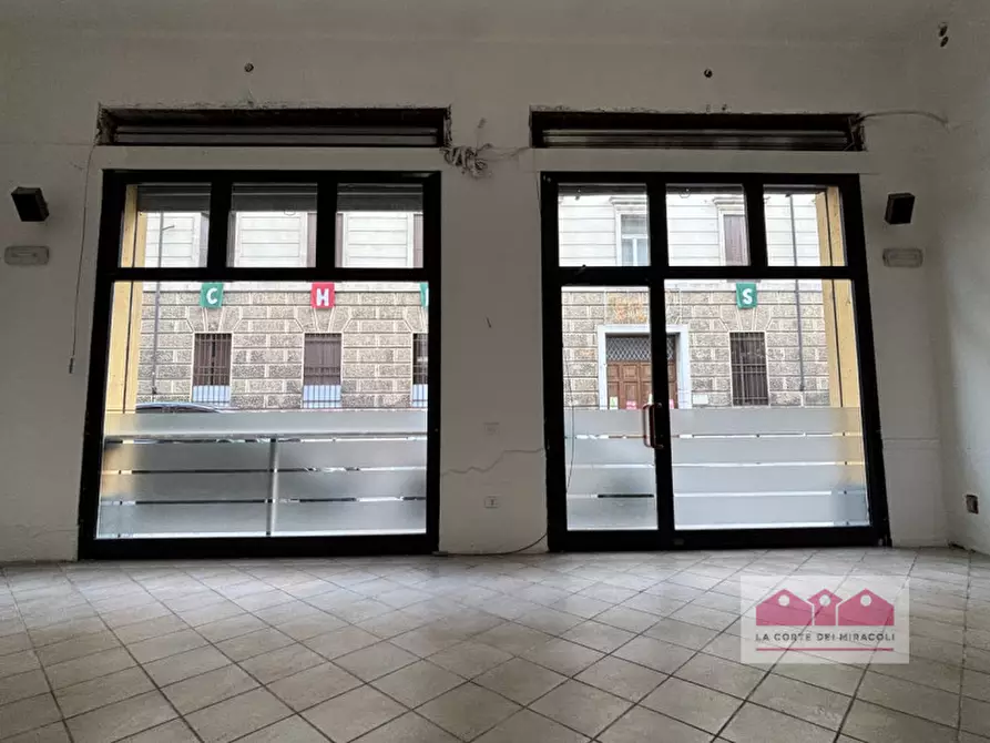 Immagine 2 di Attività commerciale in affitto  in via quattro novembre a Vicenza