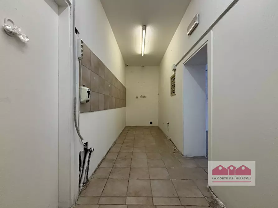 Immagine 9 di Attività commerciale in affitto  in via quattro novembre a Vicenza