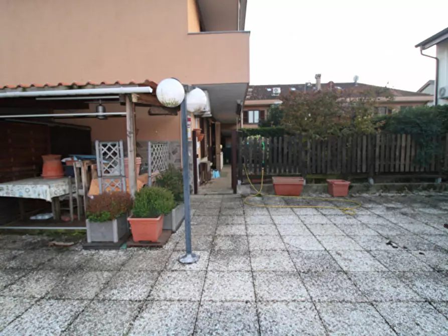 Immagine 21 di Appartamento in vendita  in Via Montello 1C a Macherio