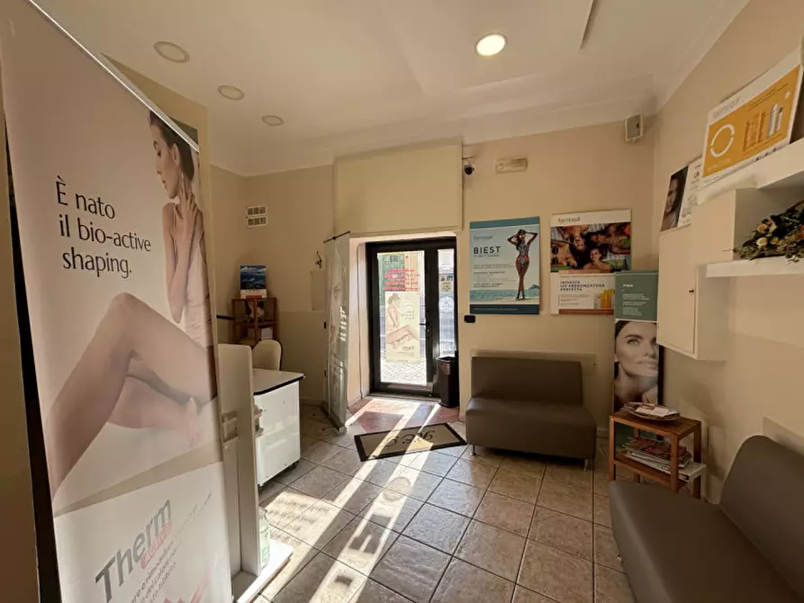 Immagine 2 di Attività commerciale in vendita  in VIA NAZIONALE a Torre Del Greco