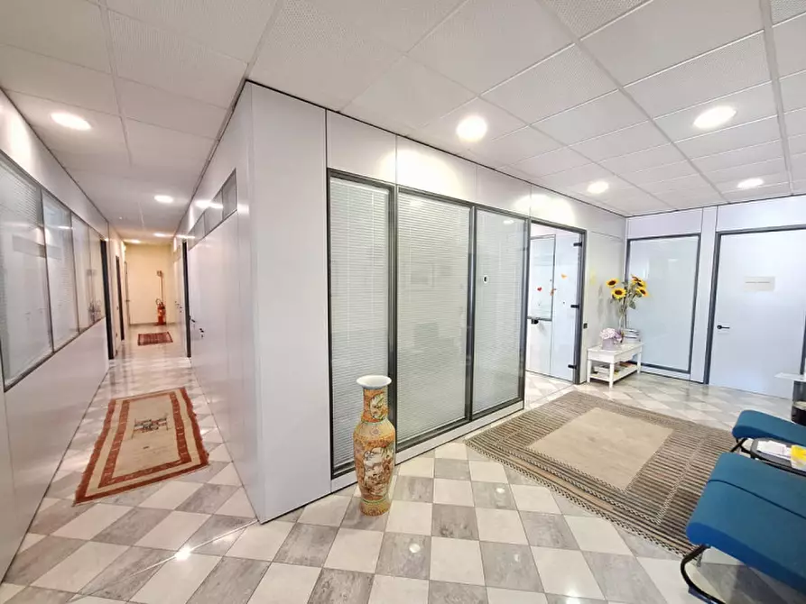 Immagine 2 di Ufficio in vendita  in Via Einaudi a Rovigo