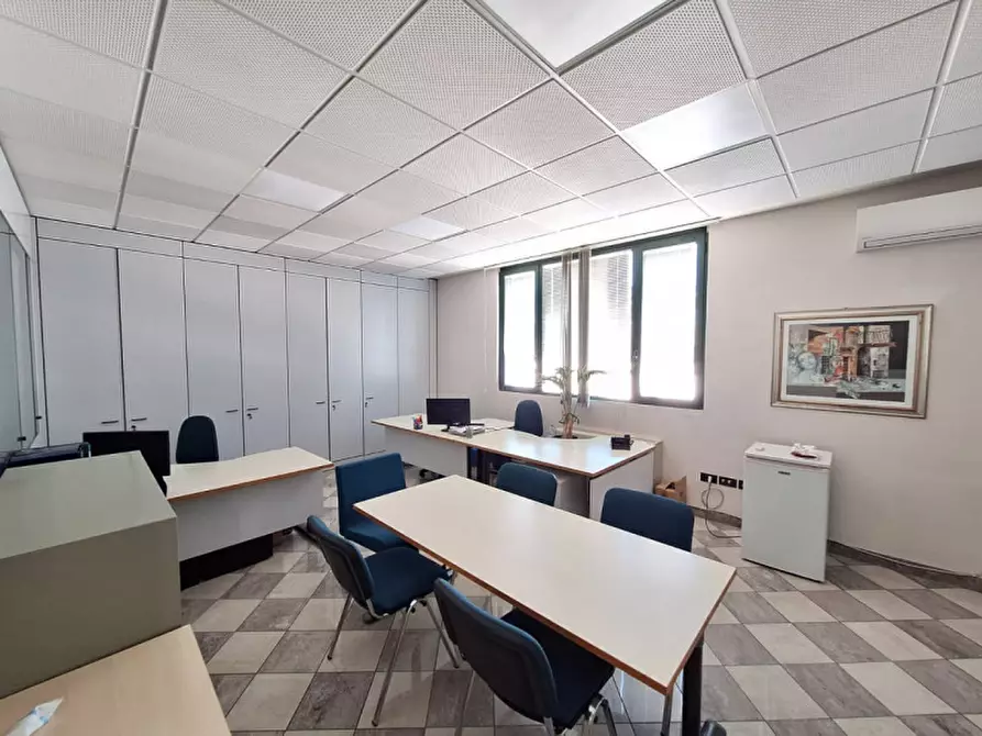 Immagine 10 di Ufficio in vendita  in Via Einaudi a Rovigo