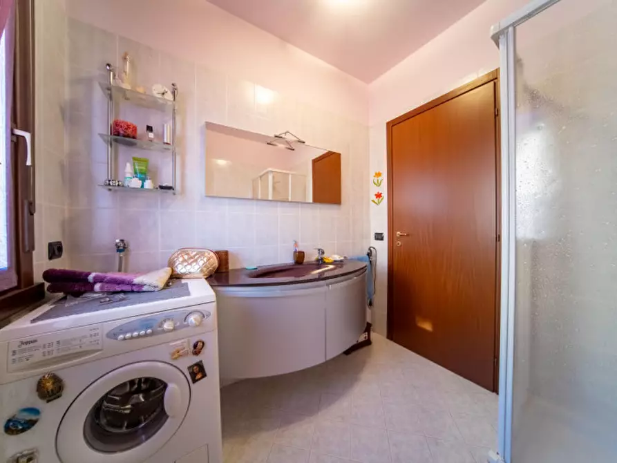 Immagine 14 di Appartamento in vendita  in Via Della Liberazione a Lesignano De' Bagni