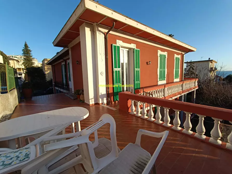 Immagine 19 di Villa in vendita  in CORSO MAZZINI a San Remo