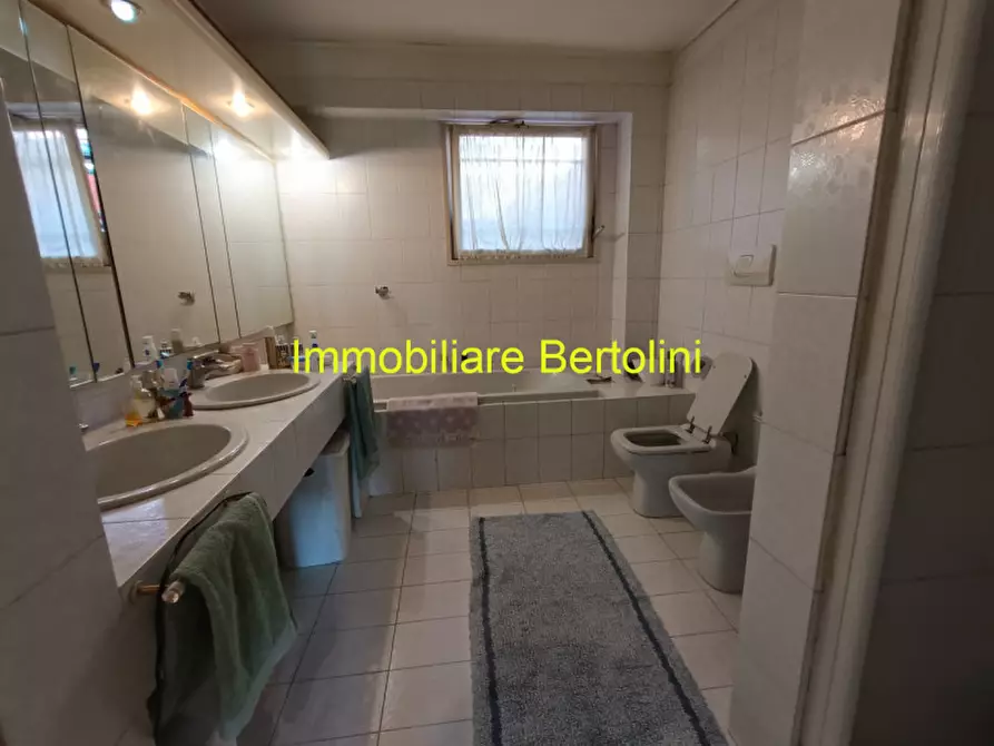 Immagine 28 di Villa in vendita  in CORSO MAZZINI a San Remo