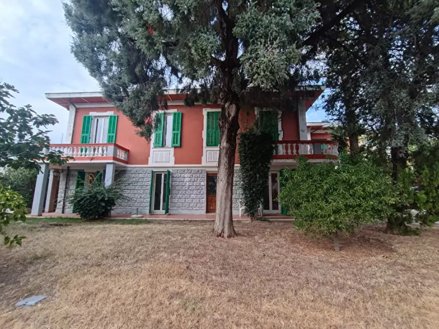 Immagine 32 di Villa in vendita  in CORSO MAZZINI a San Remo