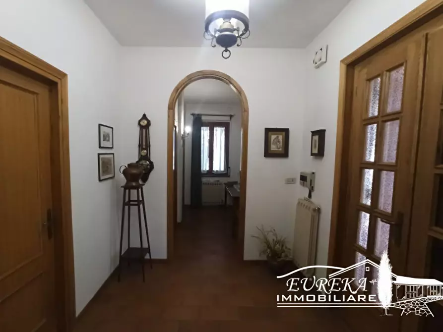 Immagine 10 di Villa in vendita  in via Roma 152 a Castiglione Del Lago
