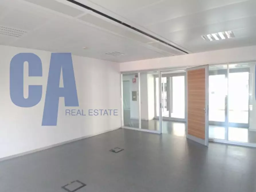 Immagine 4 di Ufficio in affitto  in VIA VALTELLINA a Milano