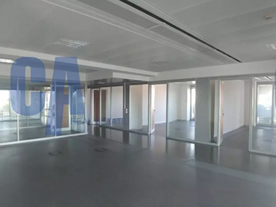 Immagine 8 di Ufficio in affitto  in VIA VALTELLINA a Milano