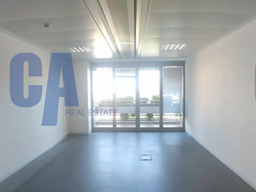 Immagine 23 di Ufficio in affitto  in VIA VALTELLINA a Milano