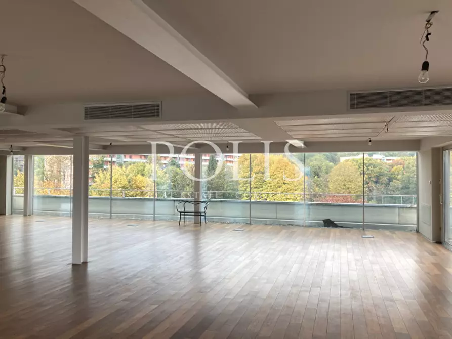 Immagine 8 di Ufficio in affitto  a Como