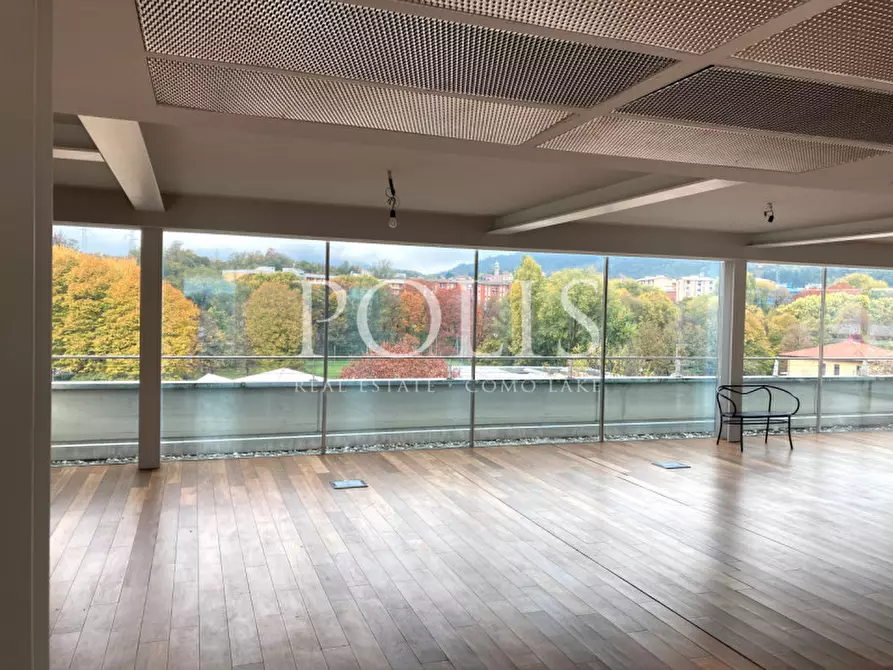 Immagine 9 di Ufficio in affitto  a Como