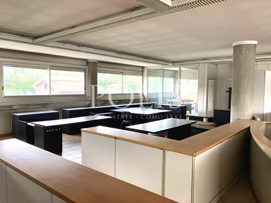 Immagine 11 di Ufficio in affitto  a Como