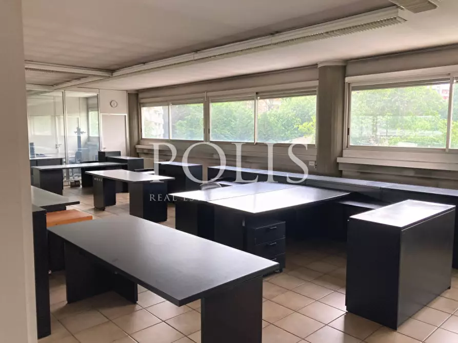 Immagine 12 di Ufficio in affitto  a Como