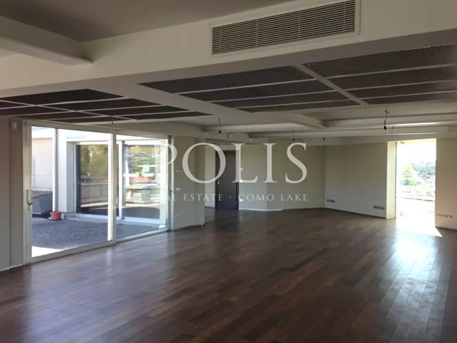 Immagine 15 di Ufficio in affitto  a Como