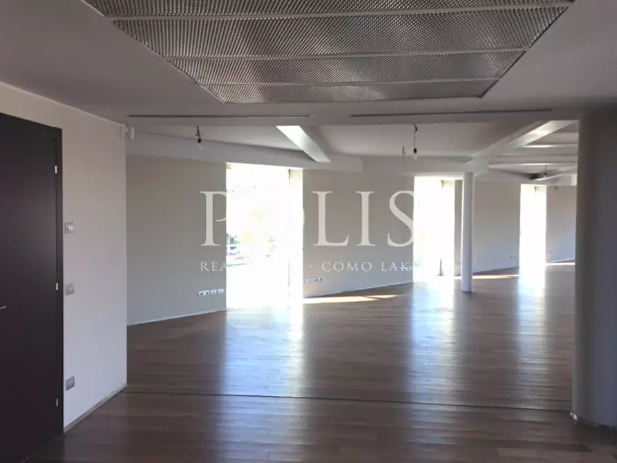 Immagine 19 di Ufficio in affitto  a Como