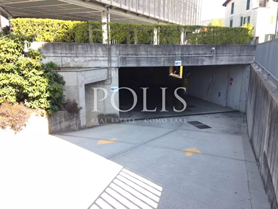 Immagine 21 di Ufficio in affitto  a Como