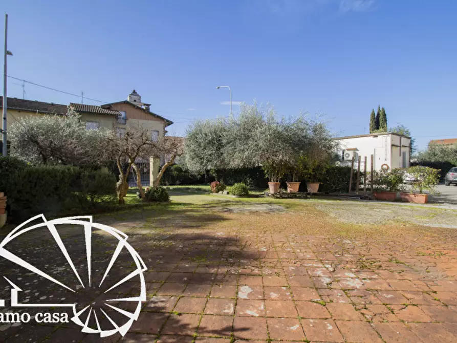 Immagine 24 di Casa indipendente in vendita  a Prato