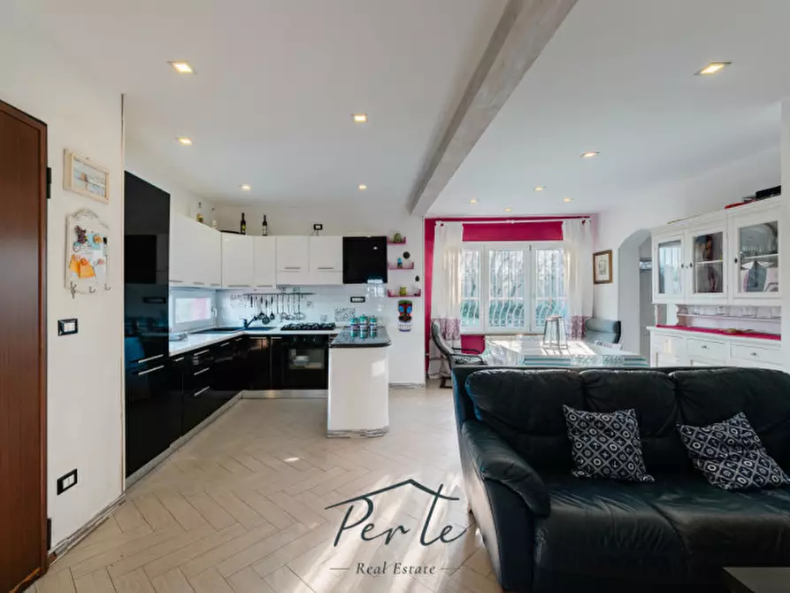 Immagine 24 di Villa in vendita  in via della torre 86 a Sassari