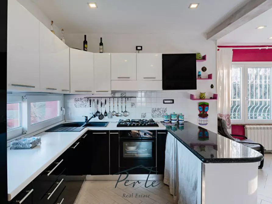 Immagine 25 di Villa in vendita  in via della torre 86 a Sassari