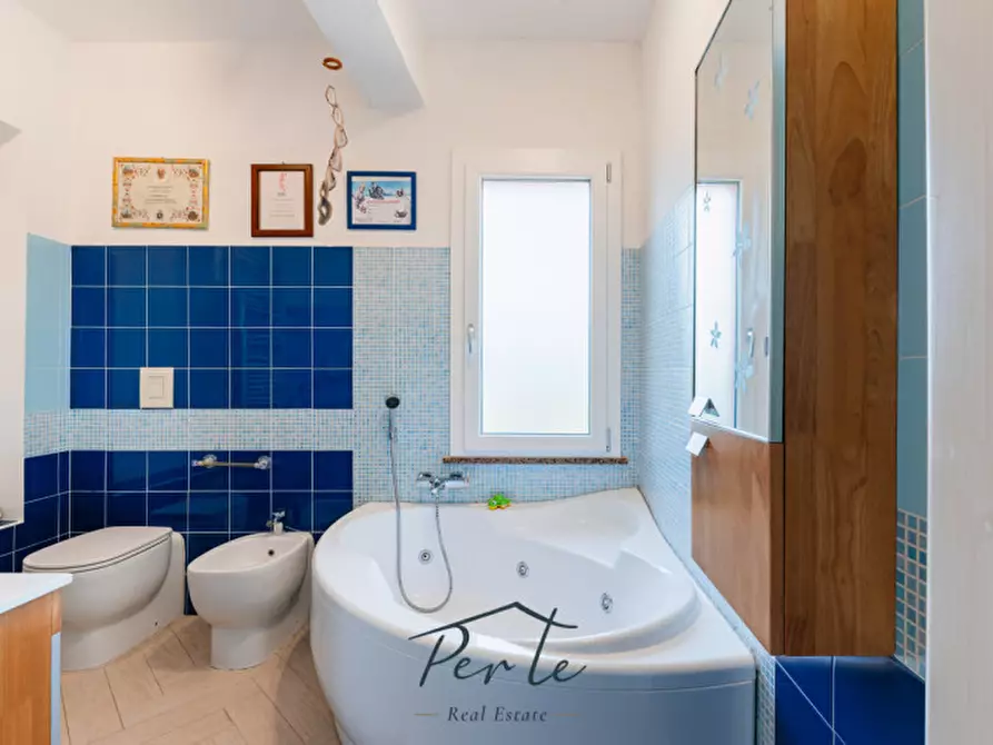 Immagine 36 di Villa in vendita  in via della torre 86 a Sassari