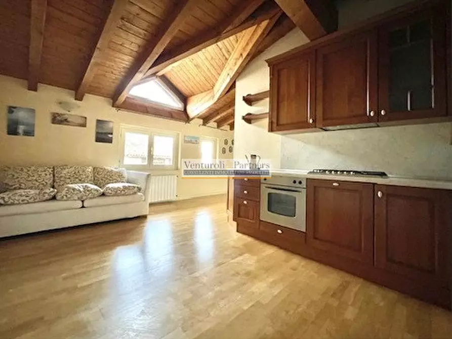 Immagine 4 di Appartamento in vendita  in via alighieri a Manerba Del Garda