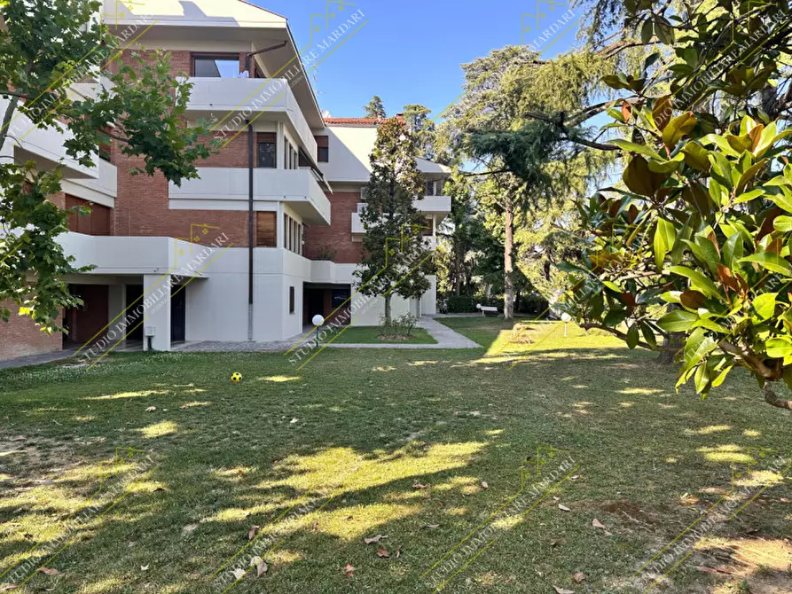 Immagine 15 di Camera in affitto  in Via Marzabotto a Modena