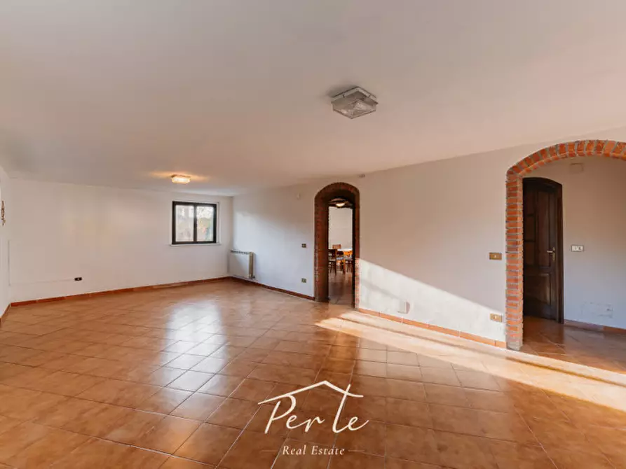 Immagine 1 di Villa in vendita  in via siena 21 a Curtatone