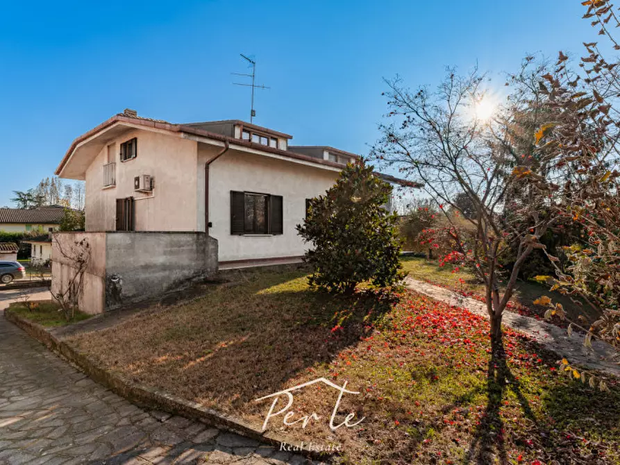 Immagine 4 di Villa in vendita  in via siena 21 a Curtatone