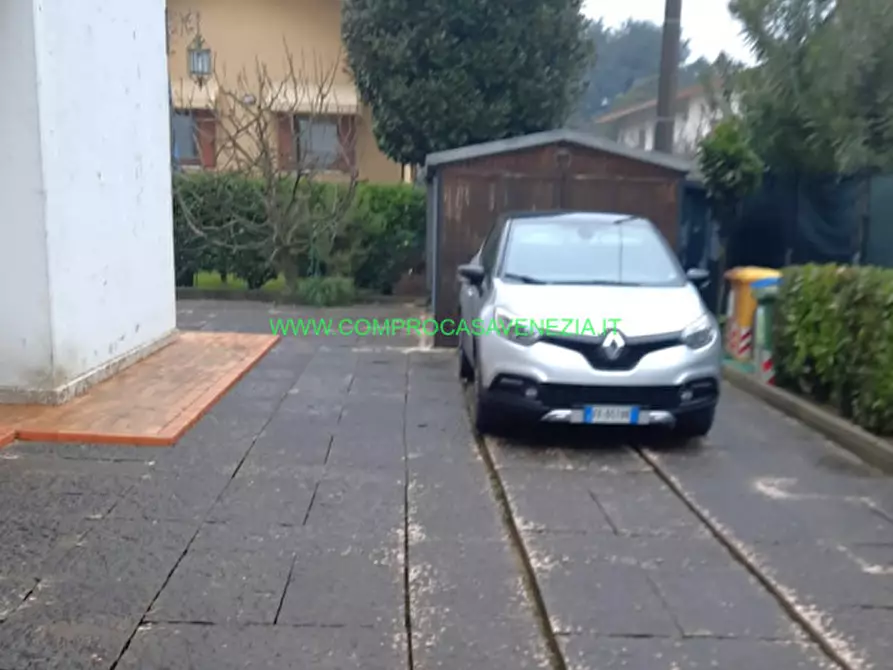 Immagine 17 di Casa indipendente in vendita  in dosson centro a Casier