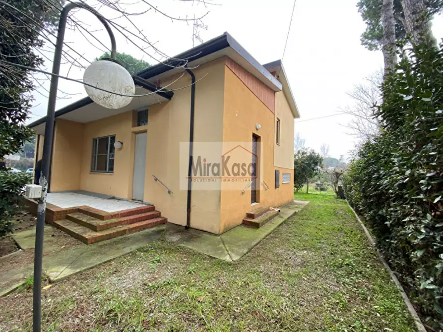 Immagine 38 di Villa in vendita  in Via Varese a Cervia