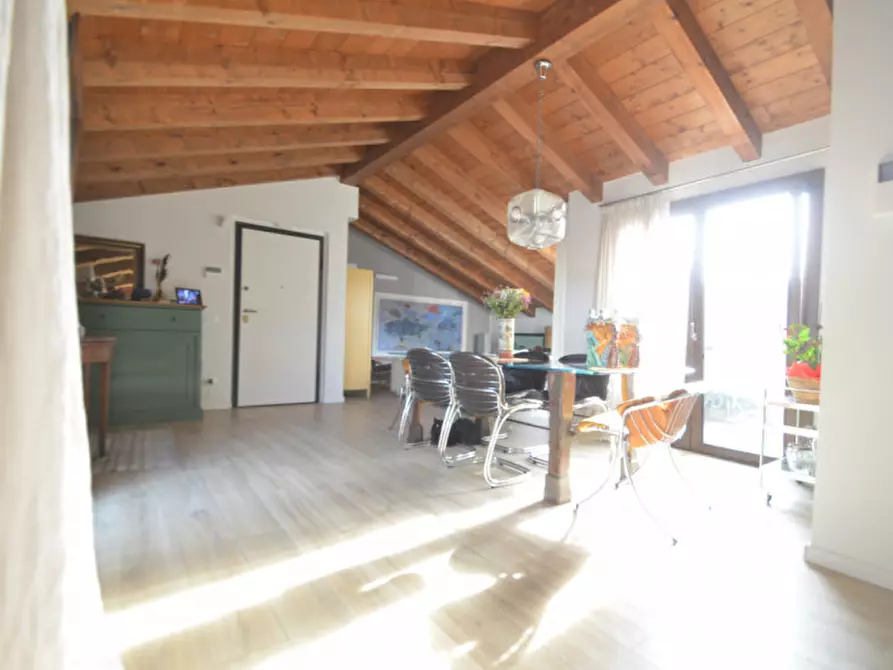 Immagine 2 di Appartamento in vendita  a Pavia