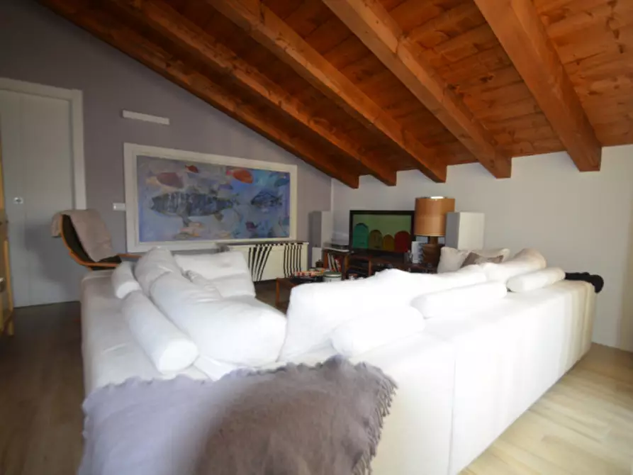 Immagine 4 di Appartamento in vendita  a Pavia