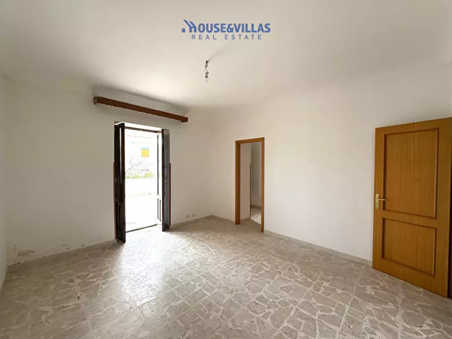 Immagine 22 di Casa indipendente in vendita  in piazza taranto a Noto